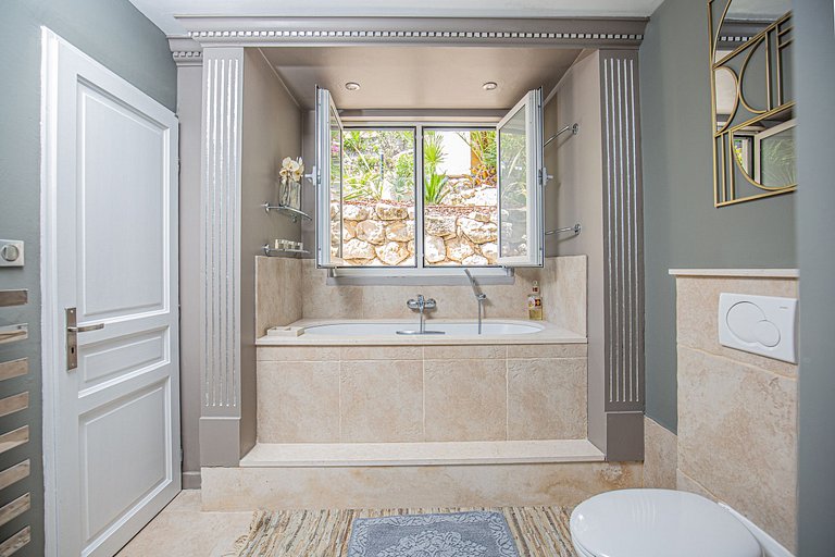 Azu050 - Hermosa villa con vista costera en Cap d'Antibes