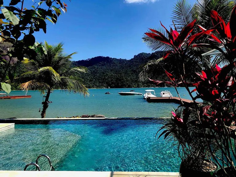 Ang022 - Stunning beach villa in Angra dos Reis