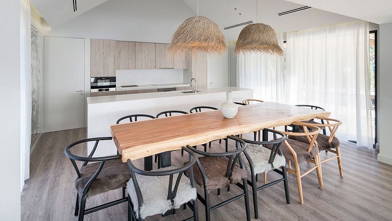 Com009 - Stylish 2-Bedroom Cabana with Private Pool in Compo