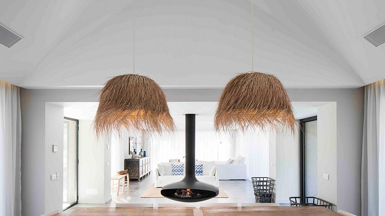 Com009 - Stylish 2-Bedroom Cabana with Private Pool in Compo