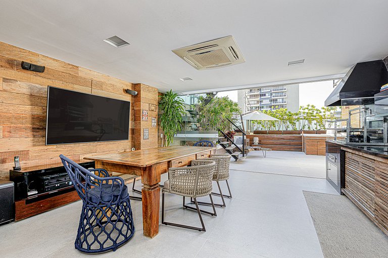 Rio018 - Beautiful triplex penthouse with pool in Leblon