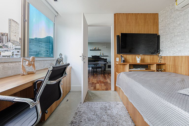 Rio018 - Beautiful triplex penthouse with pool in Leblon