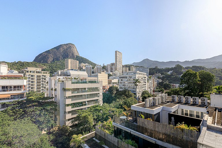 Rio018 - Beautiful triplex penthouse with pool in Leblon