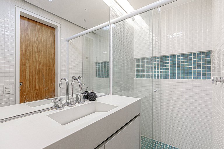 Rio018 - Belíssima cobertura triplex com piscina no Leblon