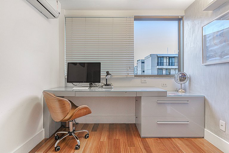 Rio018 - Belíssima cobertura triplex com piscina no Leblon