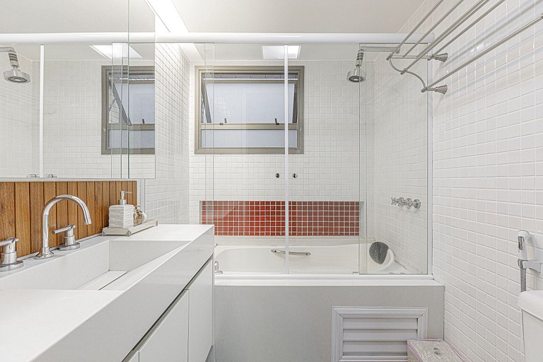 Rio018 - Beautiful triplex penthouse with pool in Leblon