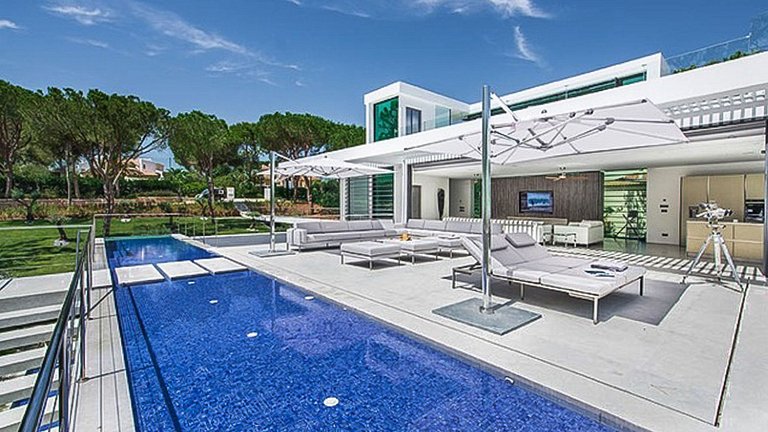 Alg026 - Ultra-modern villa in Golf Leste Neighbouhood