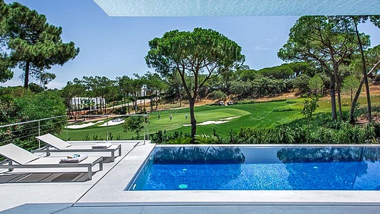 Alg026 - Ultra-modern villa in Golf Leste Neighbouhood