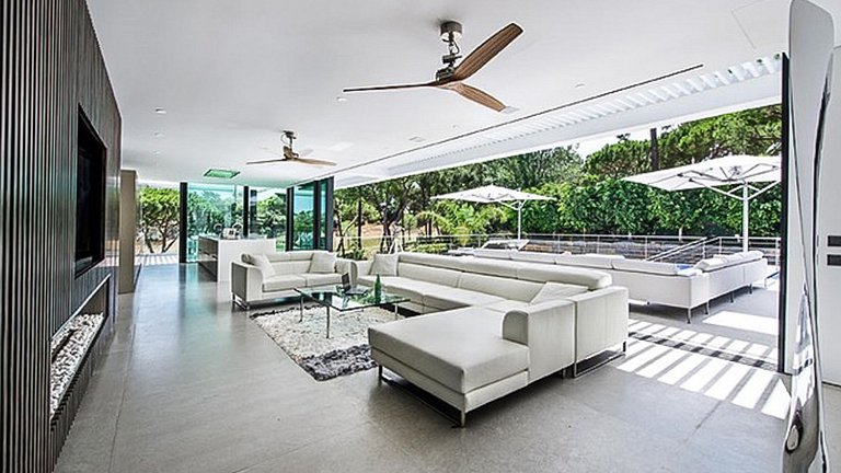 Alg026 - Villa ultramoderna en el Barrio Golf Leste