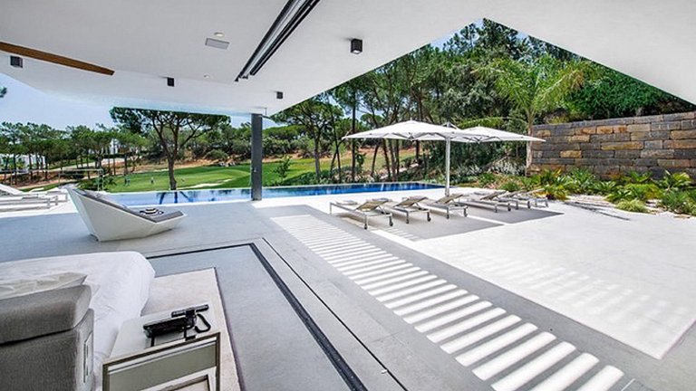 Alg026 - Villa ultramoderna en el Barrio Golf Leste