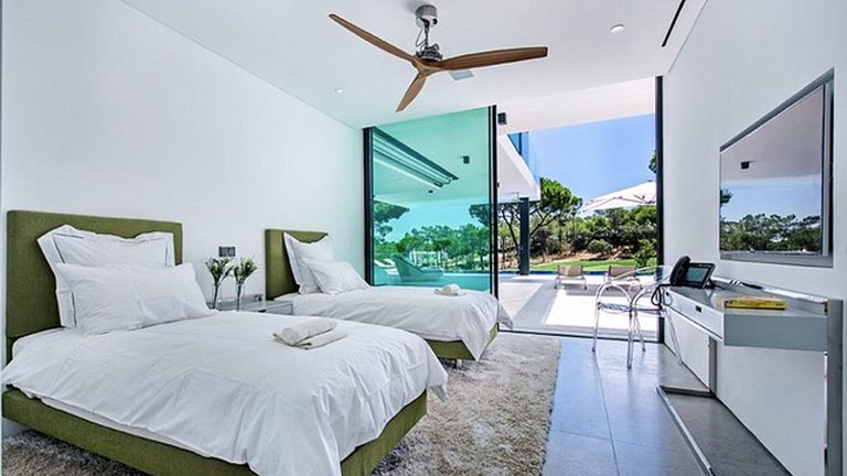 Alg026 - Ultra-modern villa in Golf Leste Neighbouhood