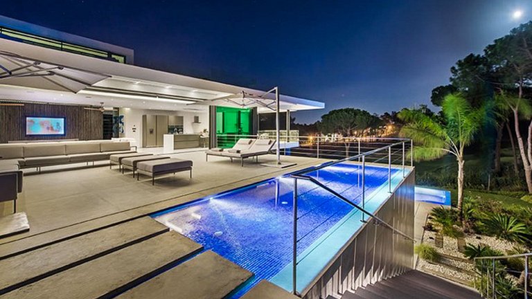 Alg026 - Villa ultramoderna en el Barrio Golf Leste