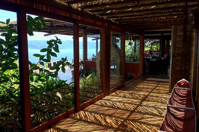 Sao100 - Elegant villa overlooking the sea in Ilhabela