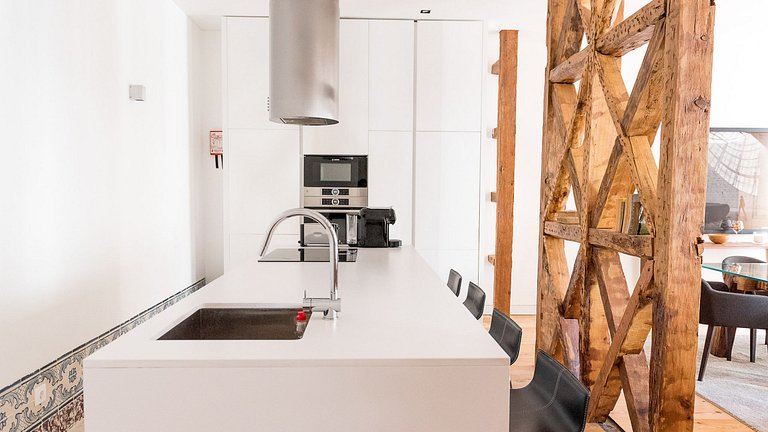 Lis005 - Luxury 2-bedroom Lisbon apartment in Chiado