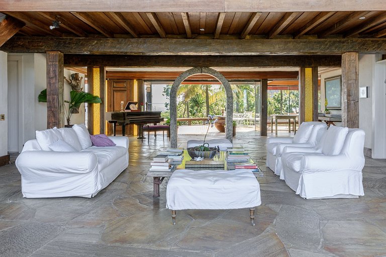 Rio591 - Villa in Joá with 5 suites and views of Barra