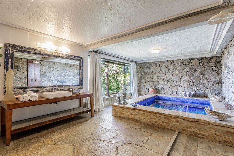 Rio591 - Villa in Joá with 5 suites and views of Barra