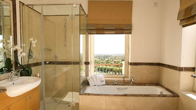 Alg027 - Villa com piscina privada no Prestigious Resort