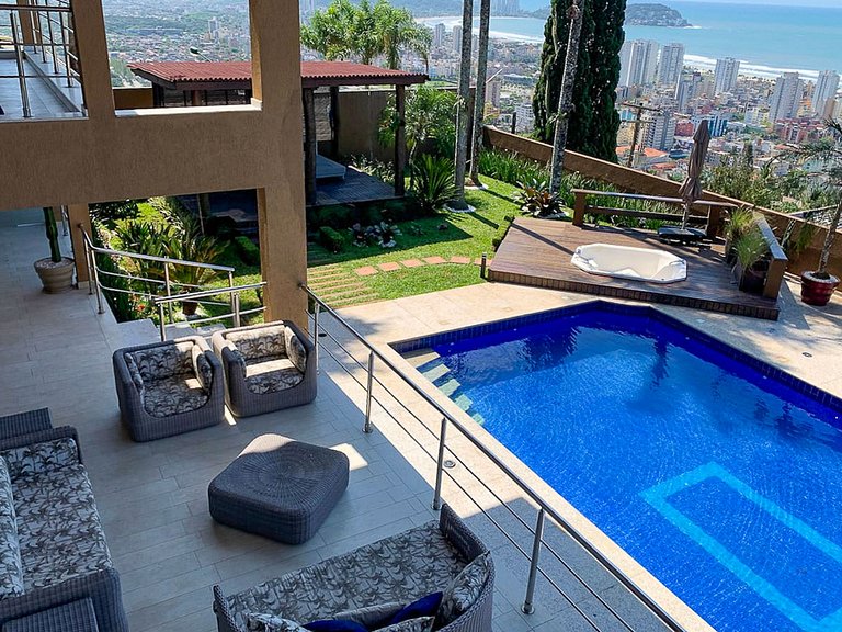 Gua004 - Mansion with stunning views at the top of Guarujá
