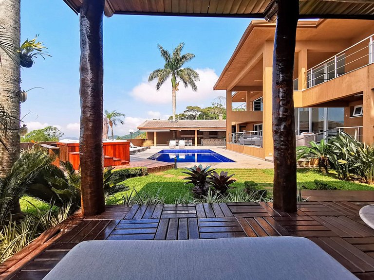 Gua004 - Manoir avec vue spectaculaire au sommet de Guarujá