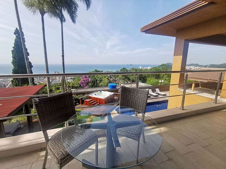 Gua004 - Mansion with stunning views at the top of Guarujá