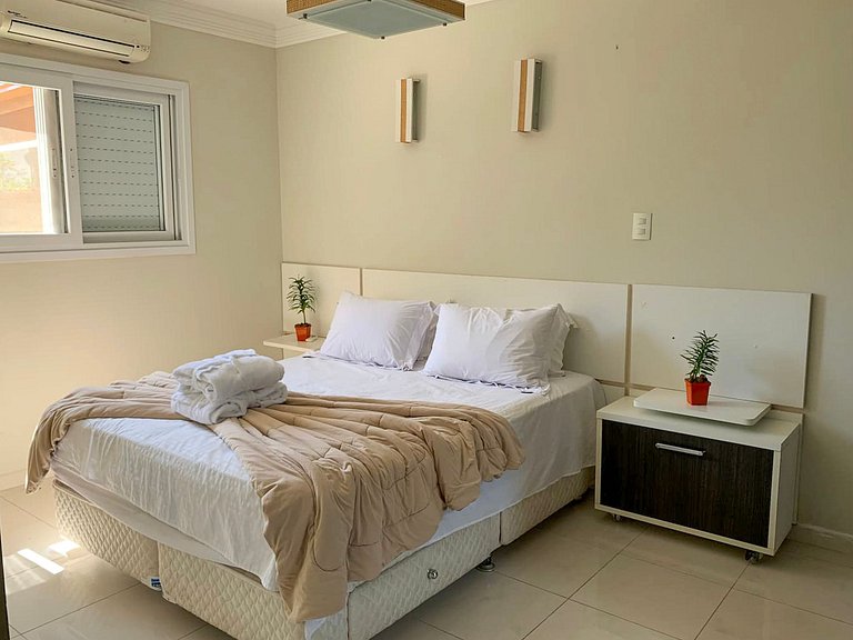 Gua004 - Mansion with stunning views at the top of Guarujá