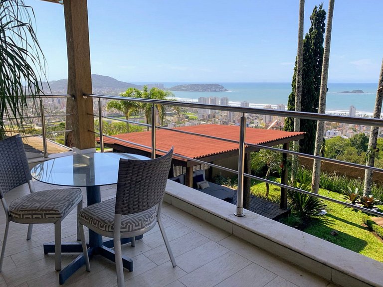 Gua004 - Manoir avec vue spectaculaire au sommet de Guarujá