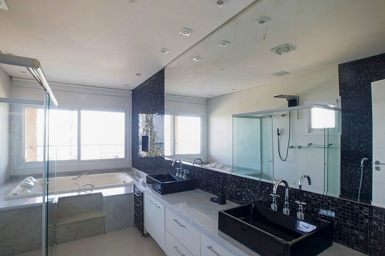 Gua004 - Manoir avec vue spectaculaire au sommet de Guarujá