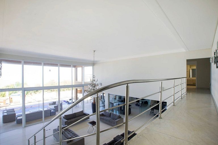 Gua004 - Manoir avec vue spectaculaire au sommet de Guarujá