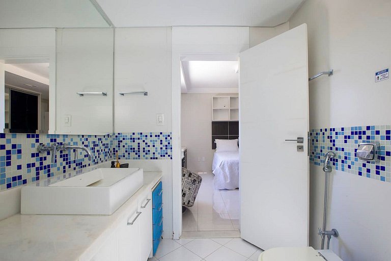 Gua004 - Mansion with stunning views at the top of Guarujá
