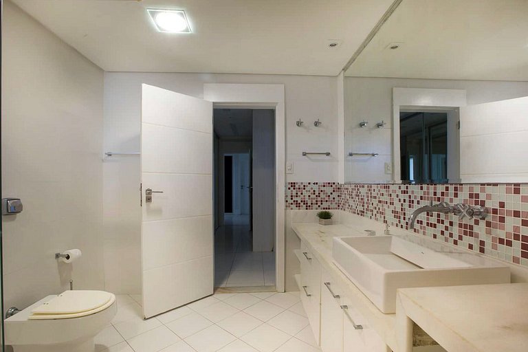 Gua004 - Manoir avec vue spectaculaire au sommet de Guarujá