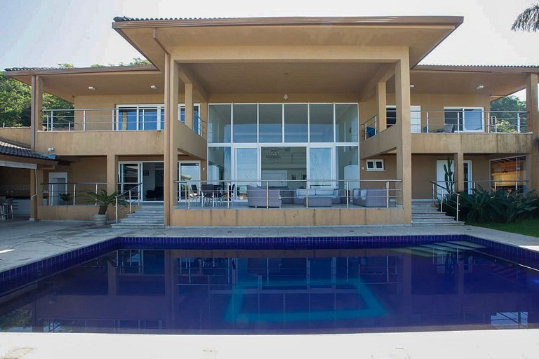 Gua004 - Manoir avec vue spectaculaire au sommet de Guarujá