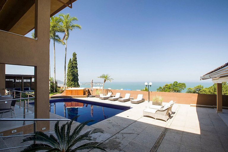 Gua004 - Manoir avec vue spectaculaire au sommet de Guarujá