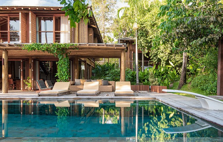 Bah172 - Propriété en bord de mer et entourée de nature à It