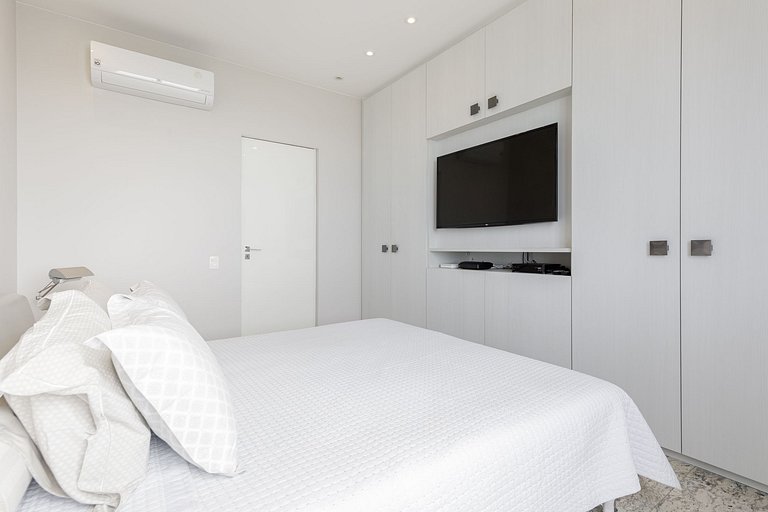 Rio394 - Charmoso apartamento beira-mar em Copacabana