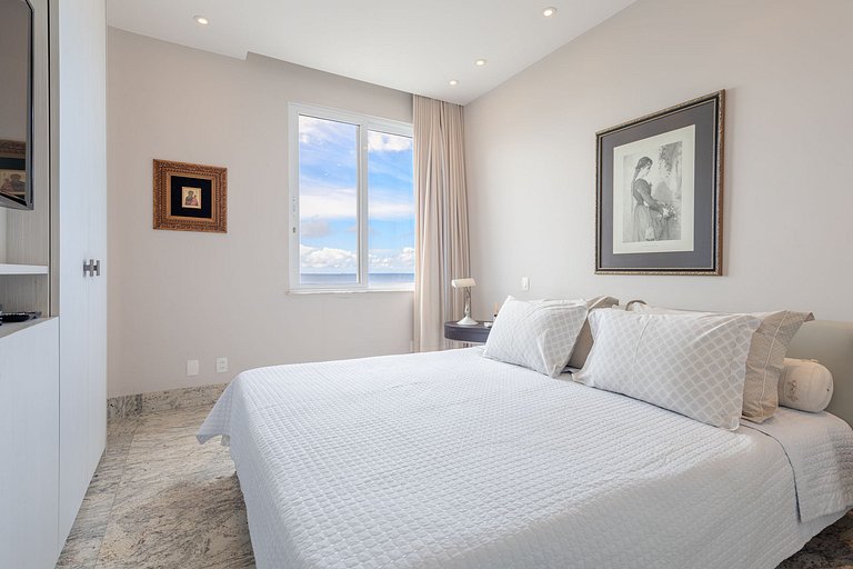 Rio394 - Charming beachfront apartment in Copacabana