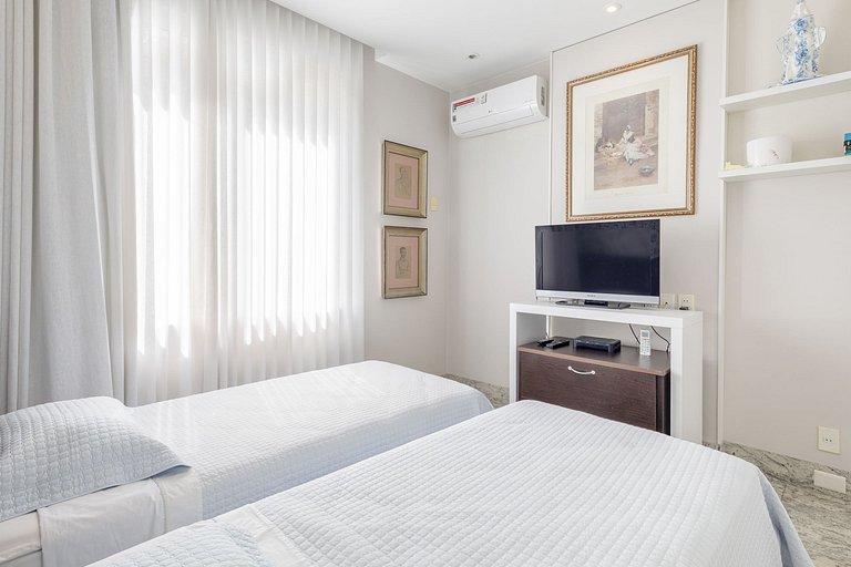 Rio394 - Charmoso apartamento beira-mar em Copacabana