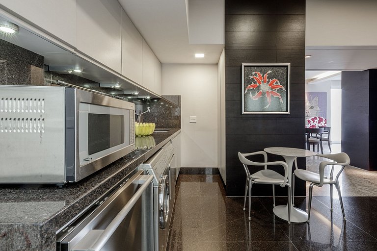 Rio394 - Charmoso apartamento beira-mar em Copacabana