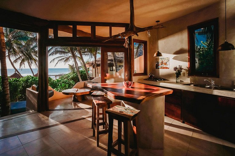Tul044 - Beautiful beachfront villa in Tulum, Mexico