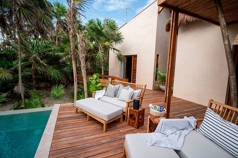 Tul046 - Precious beachfront villa in Tulum, Mexico