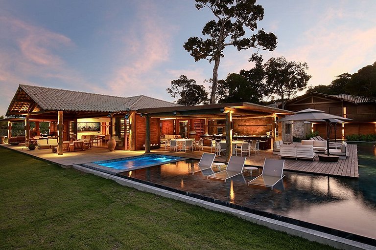 Bah056 - Incrível propriedade de 10 suítes em Trancoso