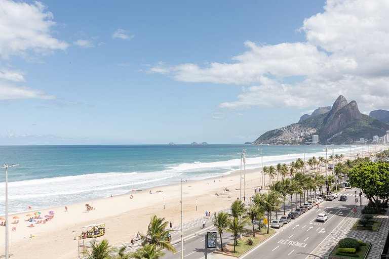 Rio046 - Luxurious beachfront apartment in Ipanema