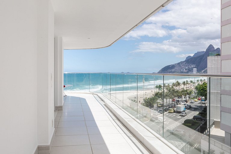 Rio046 - Luxurious beachfront apartment in Ipanema