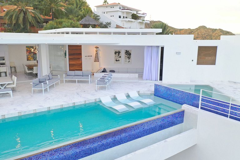 Cab030 - Villa de 9 cuartos con vista al mar en Los Cabos
