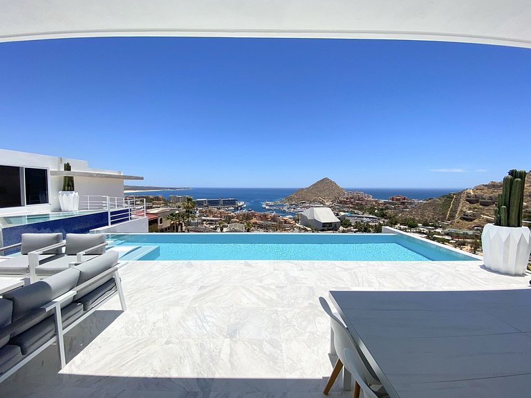 Cab030 - Modern 9 suites villa with sea views in Cabo