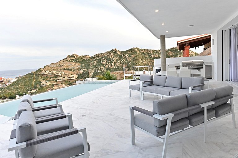 Cab030 - Modern 9 suites villa with sea views in Cabo