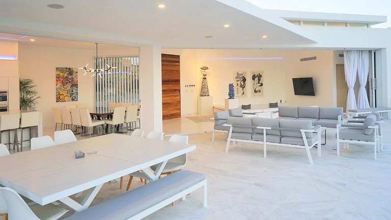 Cab030 - Modern 9 suites villa with sea views in Cabo