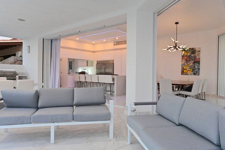 Cab030 - Modern 9 suites villa with sea views in Cabo