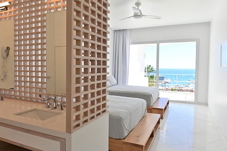 Cab030 - Modern 9 suites villa with sea views in Cabo