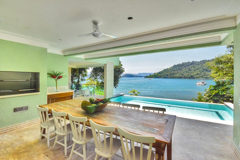 Ang013 - Sea front villa in Angra