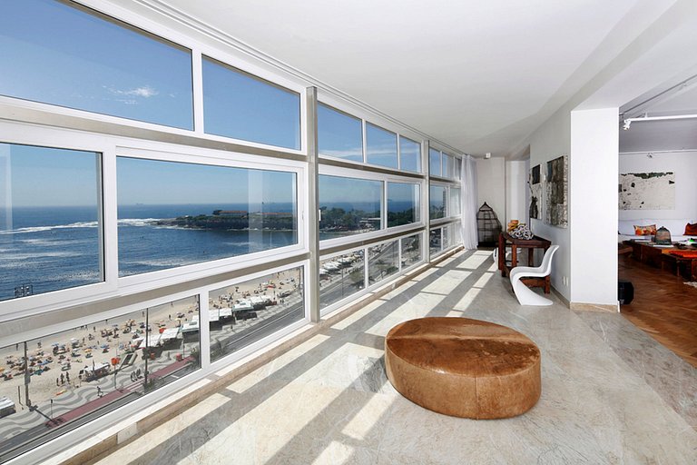 Rio231 - Apartamento frente-mar em Copacabana